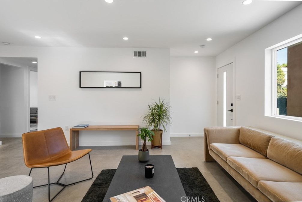 2133 74th St, Los Angeles CA  90047-2119 exterior