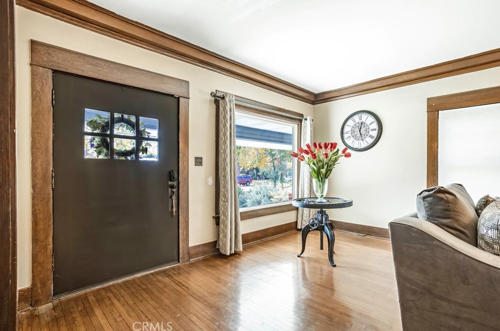 337 Lincoln Ave, Pomona, CA 91767-3929