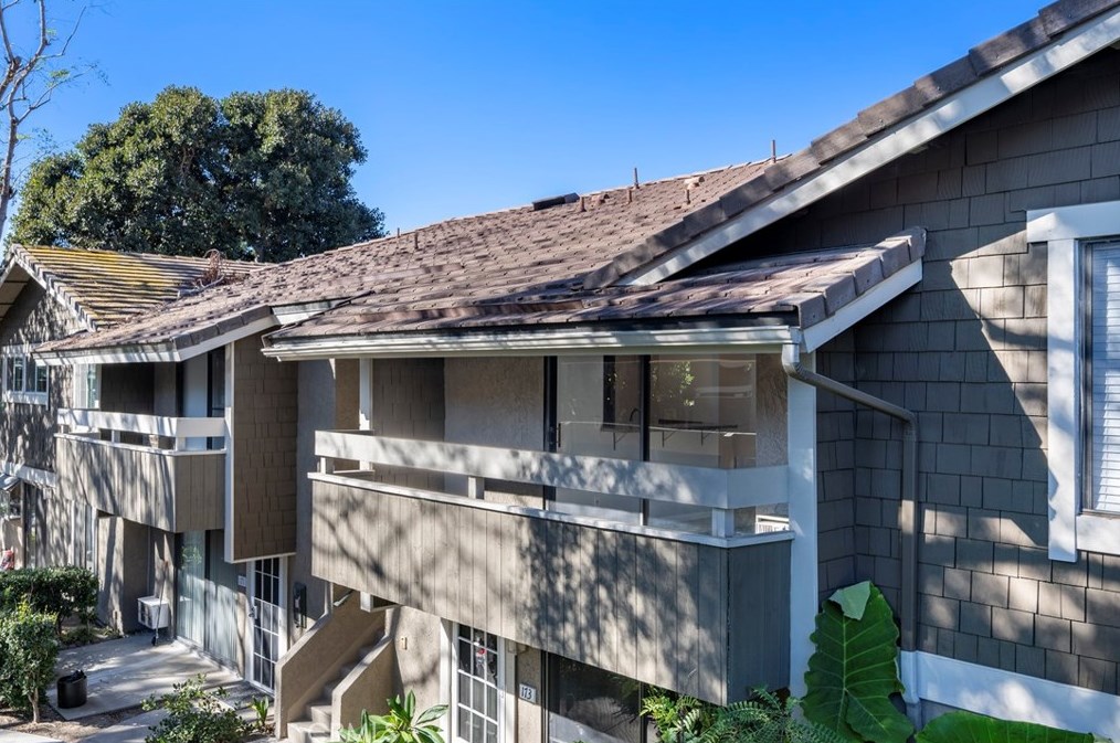 174 Streamwood, Irvine, CA 92620