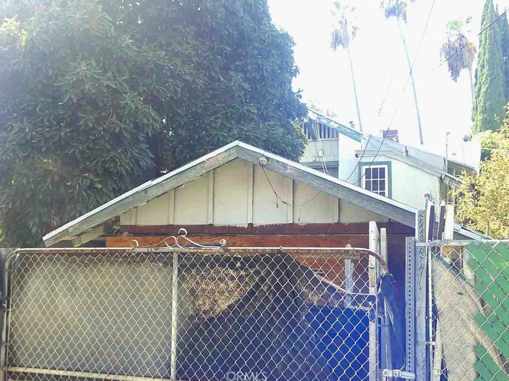 108 Dillon St, Los Angeles CA  90026-4618 exterior