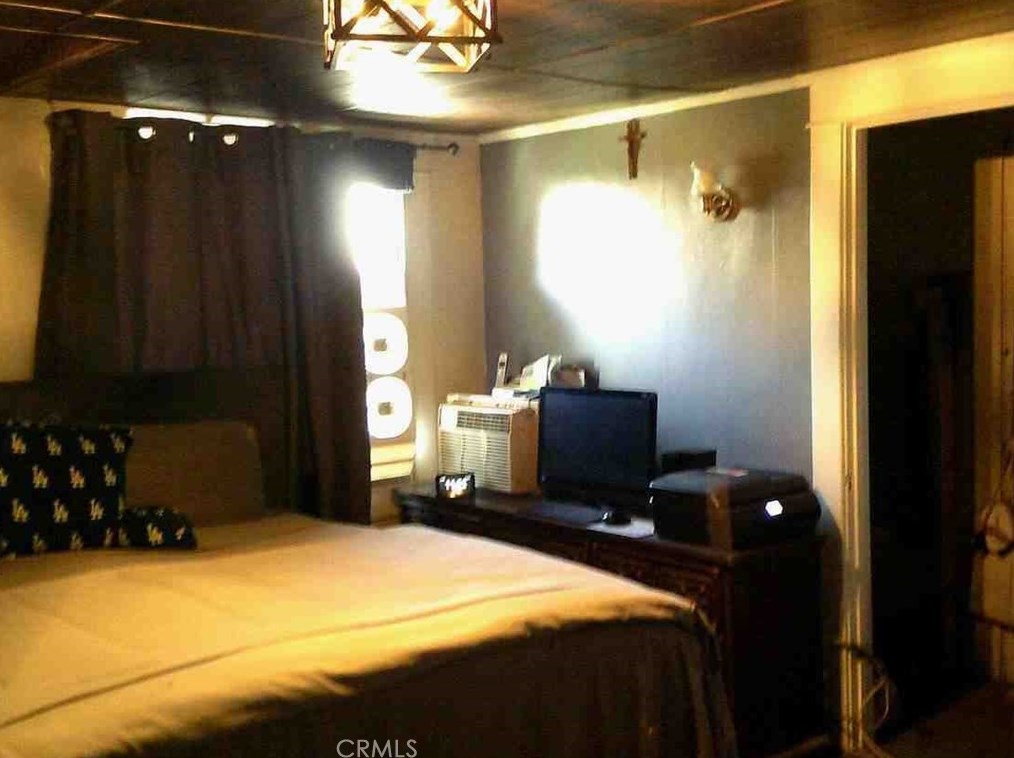 108 Dillon St, Los Angeles CA  90026-4618 exterior