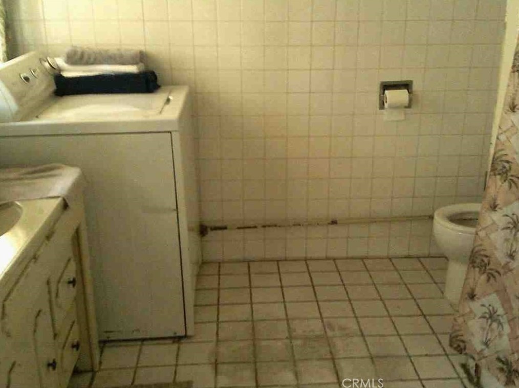 108 Dillon St, Los Angeles CA  90026-4618 exterior