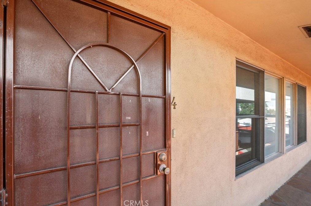 1637 E 3rd St #4, Long Beach, CA 90802