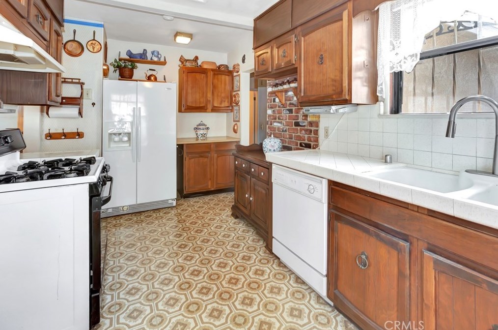 228 Floral Dr, Monterey Park CA  91754-6435 exterior