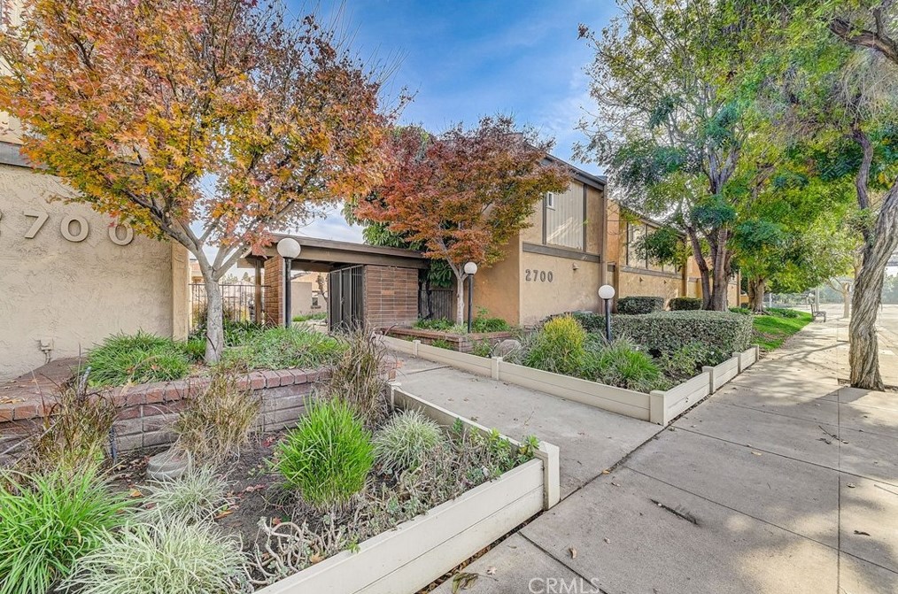 2700 Brea Blvd, Fullerton CA  92835-2778 exterior