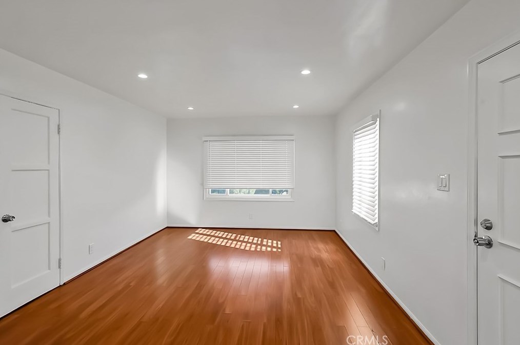 10429 Haas Ave, Los Angeles CA  90047-4333 exterior