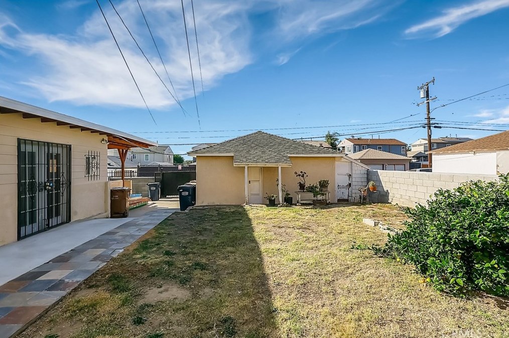 10429 Haas Ave, Los Angeles CA  90047-4333 exterior