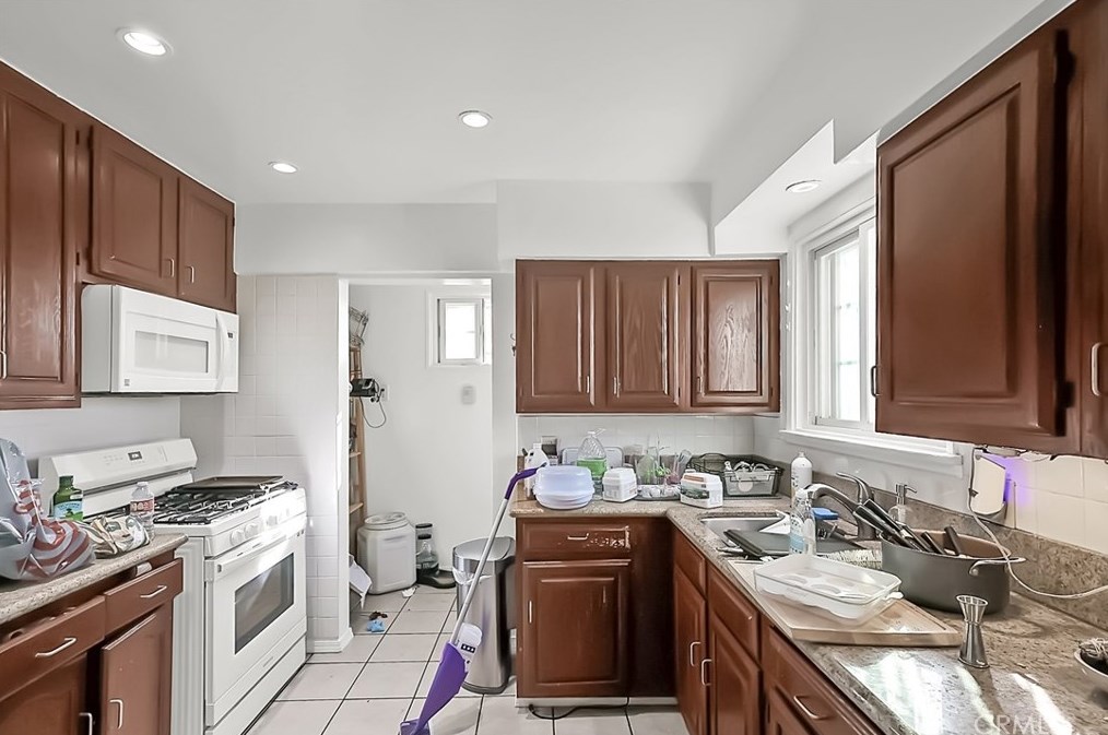 10429 Haas Ave, Los Angeles CA  90047-4333 exterior