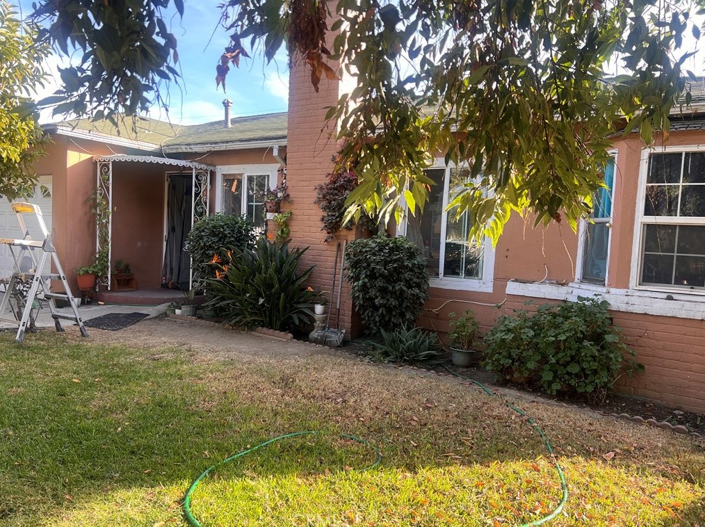 1232 6th St, Pomona, CA 91766-2703