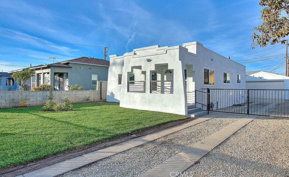 3865 W 132nd St, Hawthorne, CA 90250