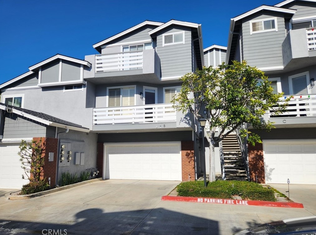 19142 Holly Ln, Huntington Beach, CA 92648-2221