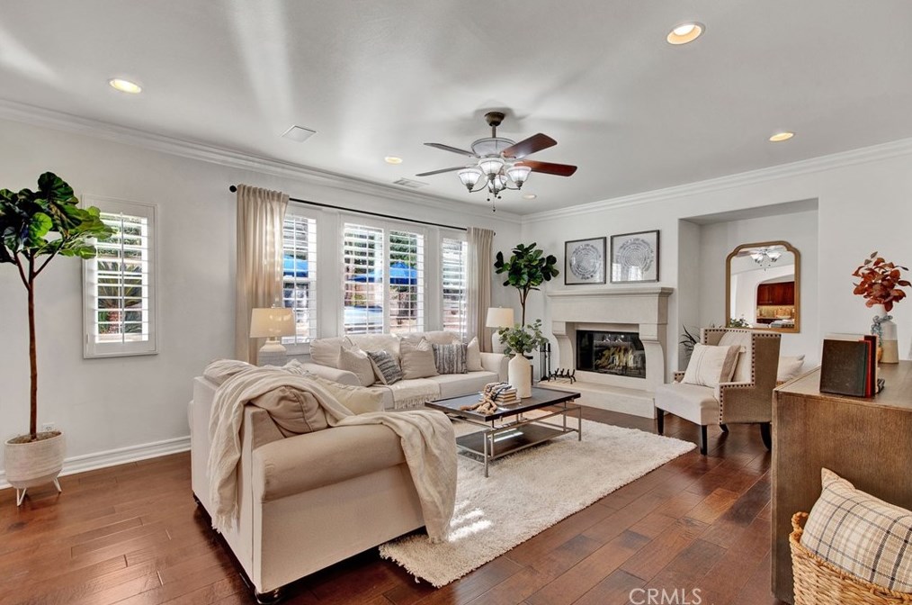 106 Symphony, Irvine CA  92603-0689 exterior