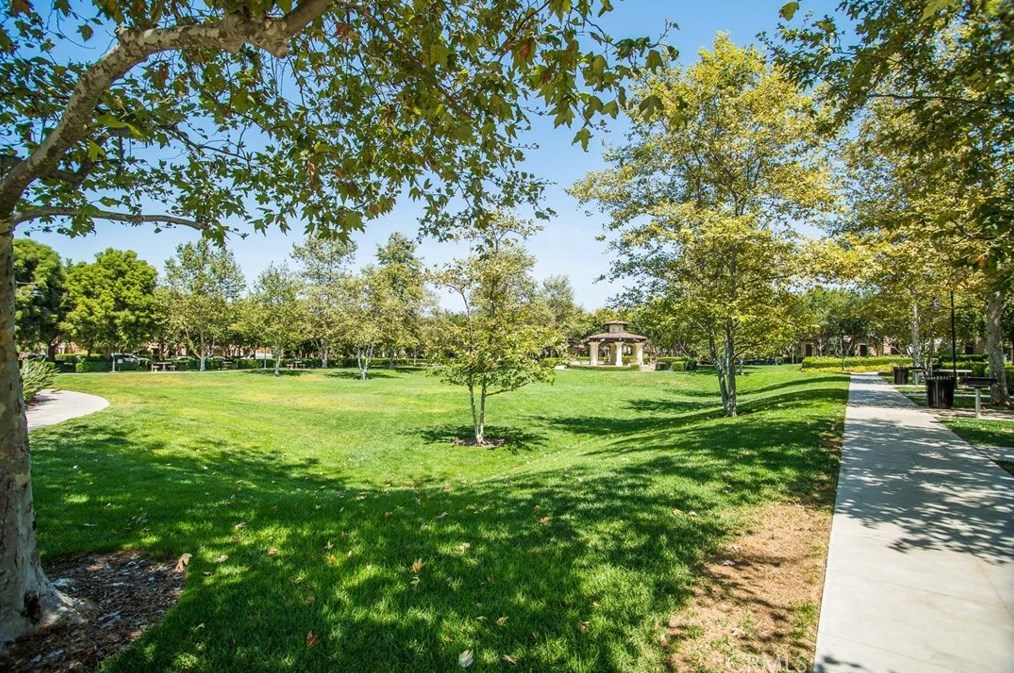 106 Symphony, Irvine CA  92603-0689 exterior