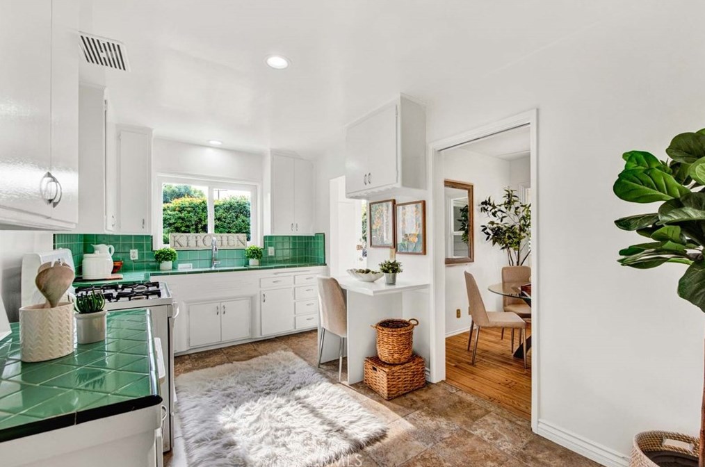 5312 Wardlow Rd, Long Beach, CA 90808-3556