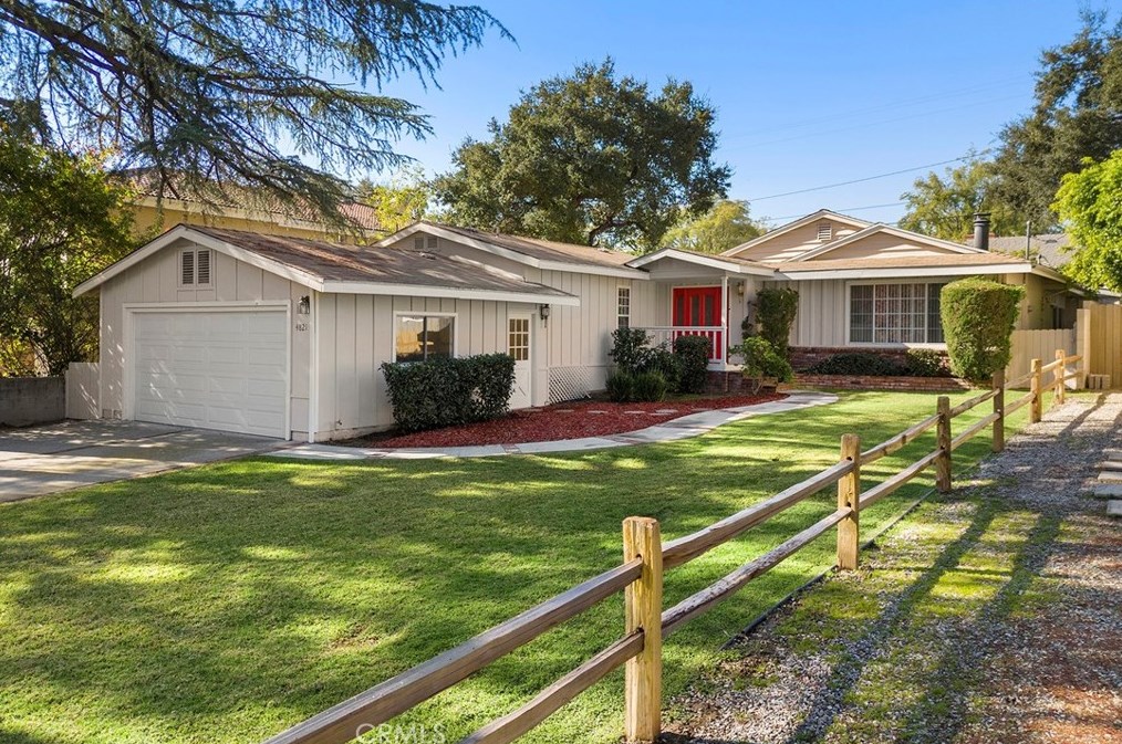 4821 Hampton Rd, La Canada, CA 91011