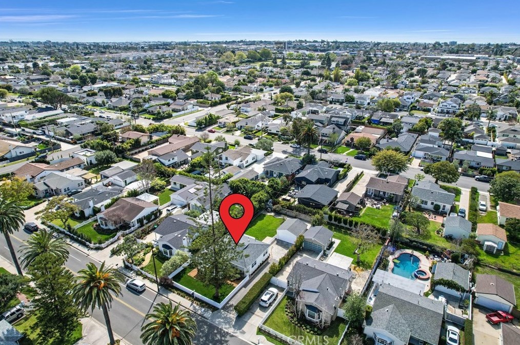 375 19th St, Costa Mesa CA  92627-2349 exterior