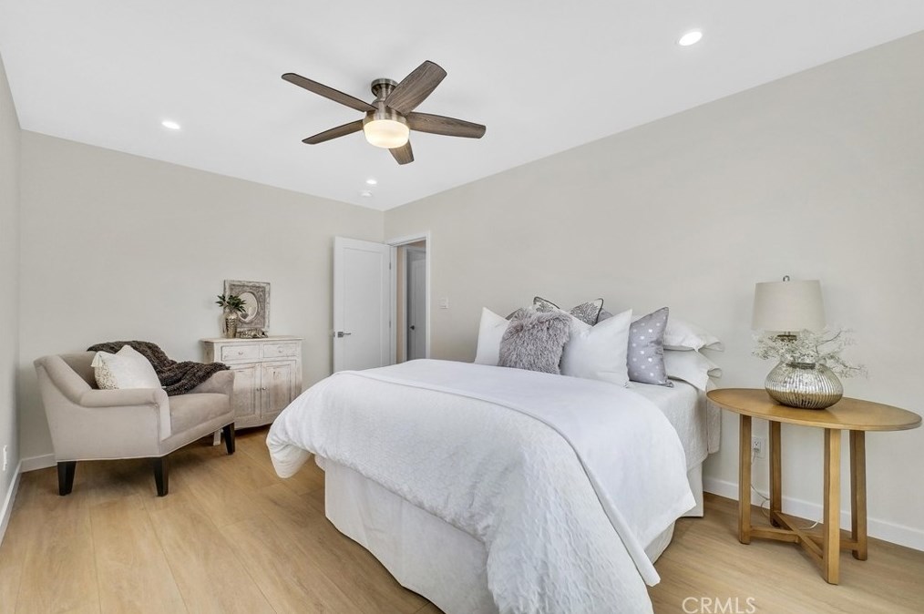 375 19th St, Costa Mesa CA  92627-2349 exterior
