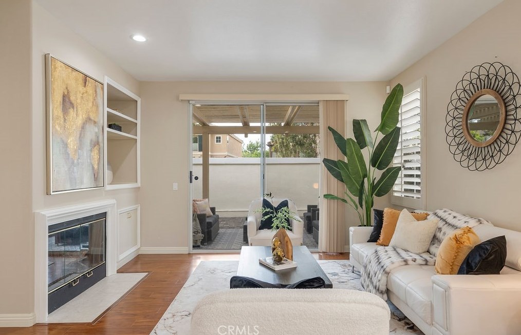 1 Del Sonterra, Irvine CA  92606-8861 exterior