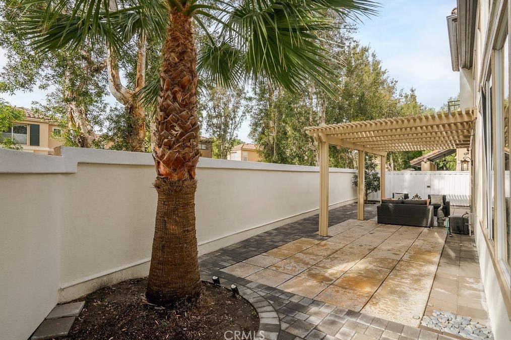 1 Del Sonterra, Irvine CA  92606-8861 exterior