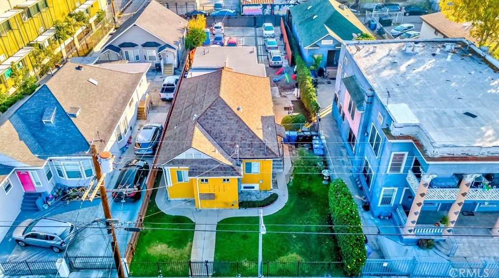 1718 New England St, Los Angeles CA  90006-5311 exterior