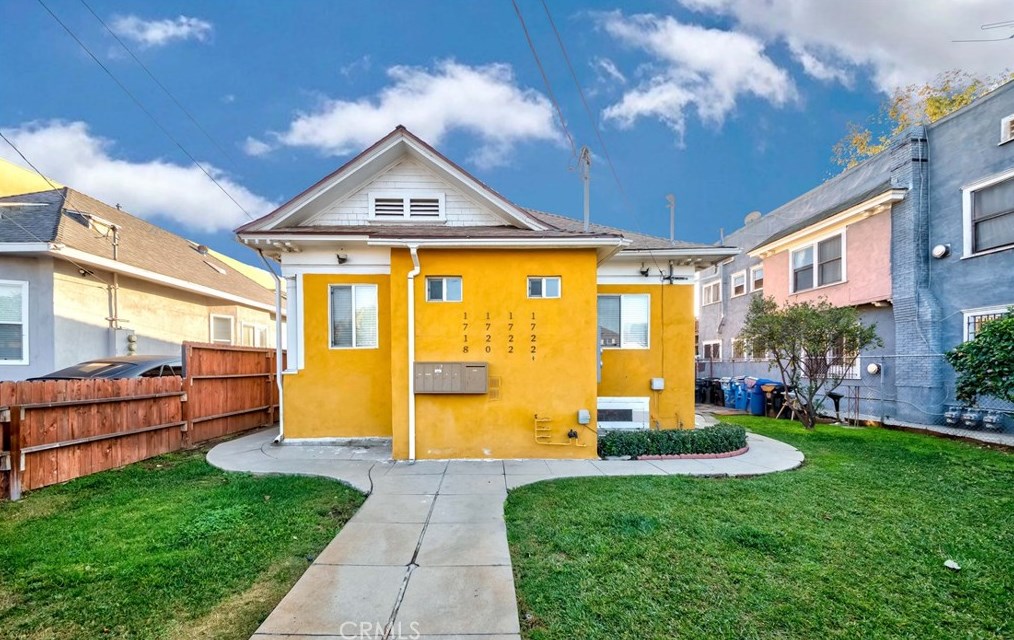 1718 New England St, Los Angeles, CA 90006-5312