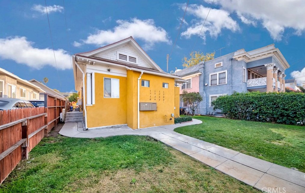 1718 New England St, Los Angeles CA  90006-5312 exterior