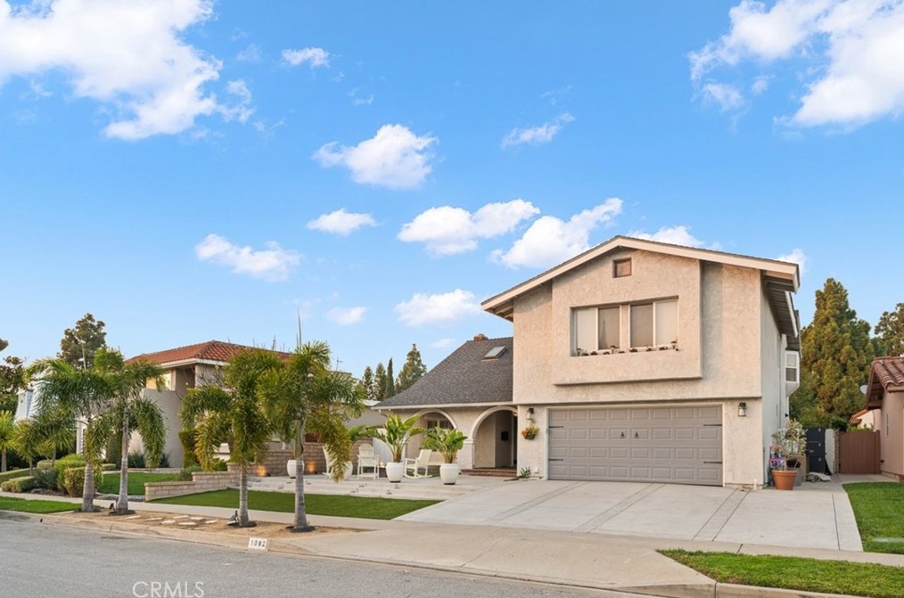 1082 Visalia Dr, Costa Mesa, CA 92626