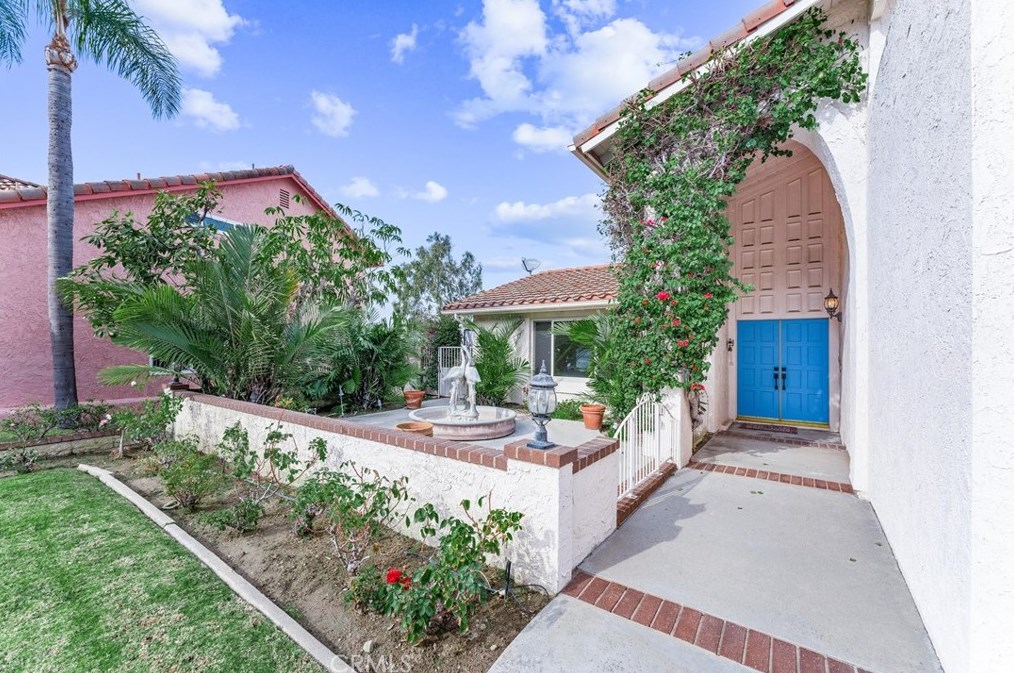 6975 E Rutgers Dr, Anaheim, CA 92807
