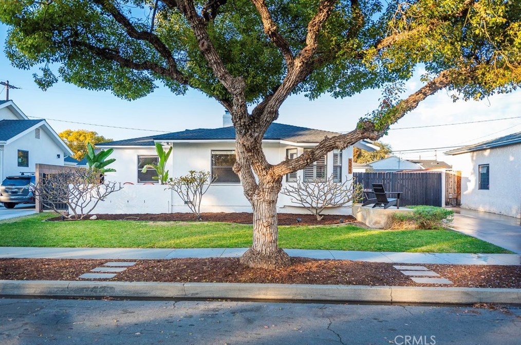 5323 Peabody St, Long Beach, CA 90808-2543