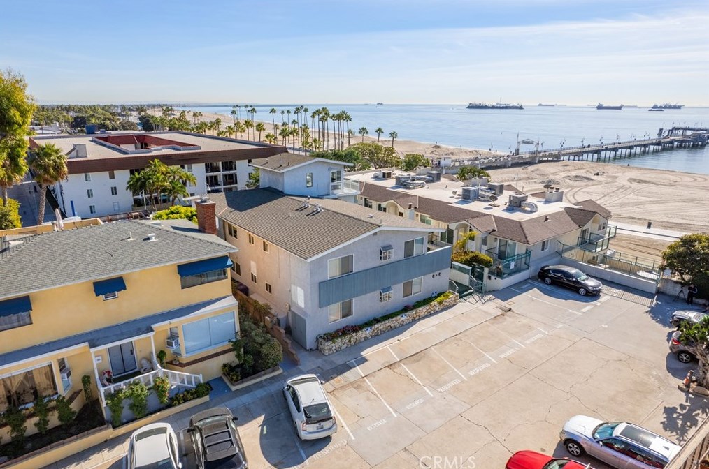 16 38th Pl, Long Beach, CA 90803-2643