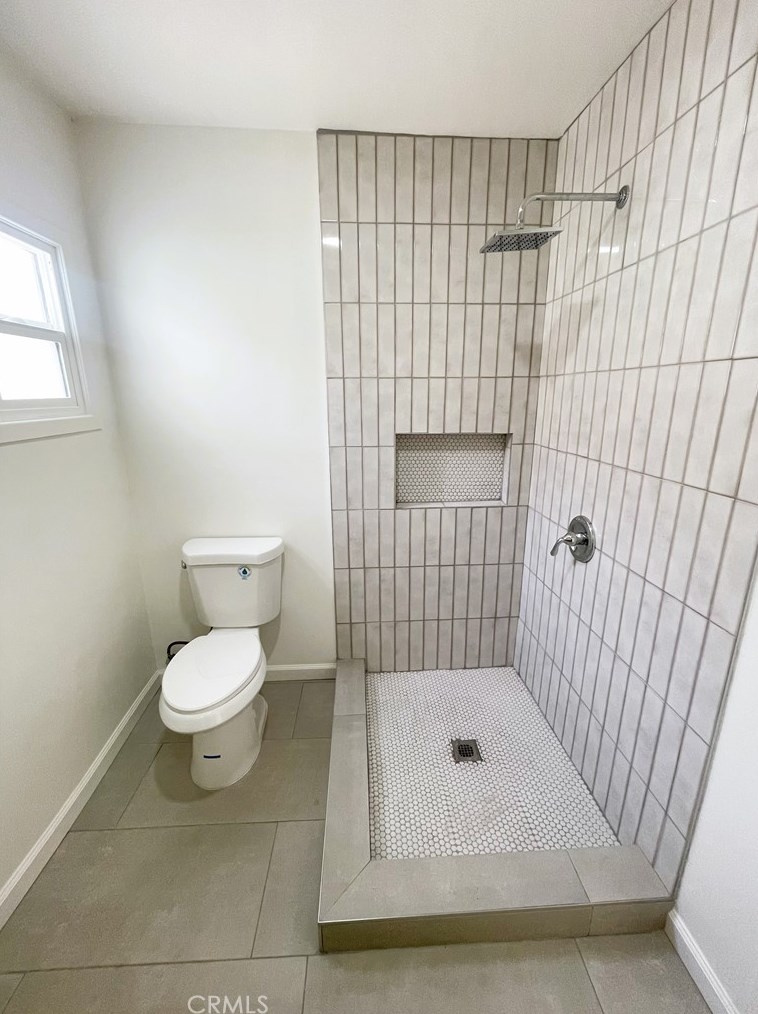 1946 80th St, Los Angeles CA  90047-2636 exterior