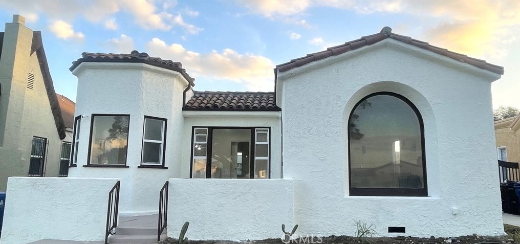 1946 80th St, Los Angeles CA  90047-2636 exterior