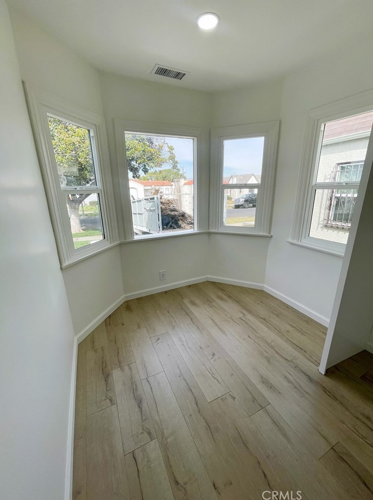 1946 80th St, Los Angeles CA  90047-2636 exterior