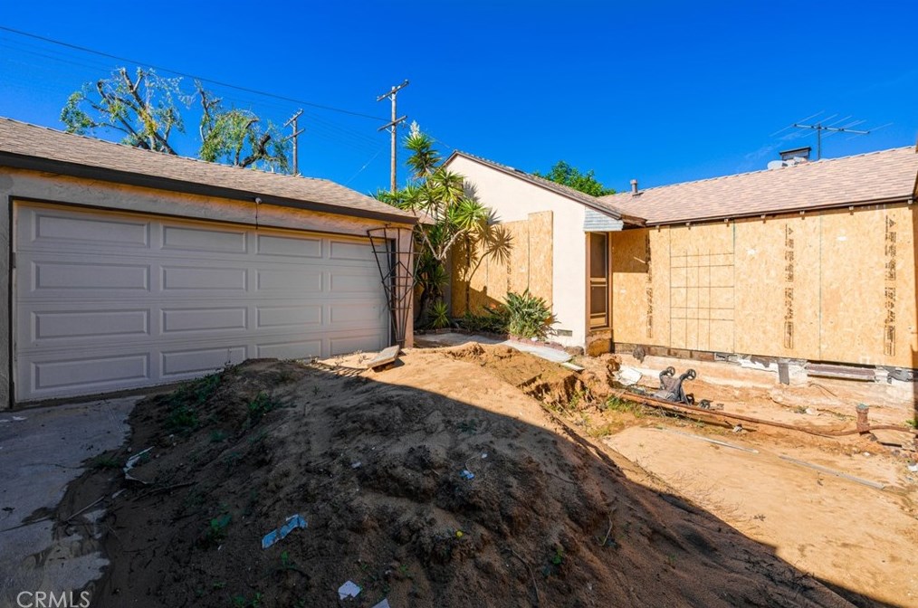 7833 Naylor Ave, Los Angeles CA  90045-3918 exterior