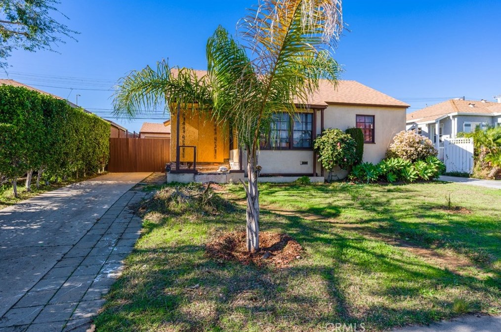 7833 Naylor Ave, Los Angeles CA  90045-2908 exterior