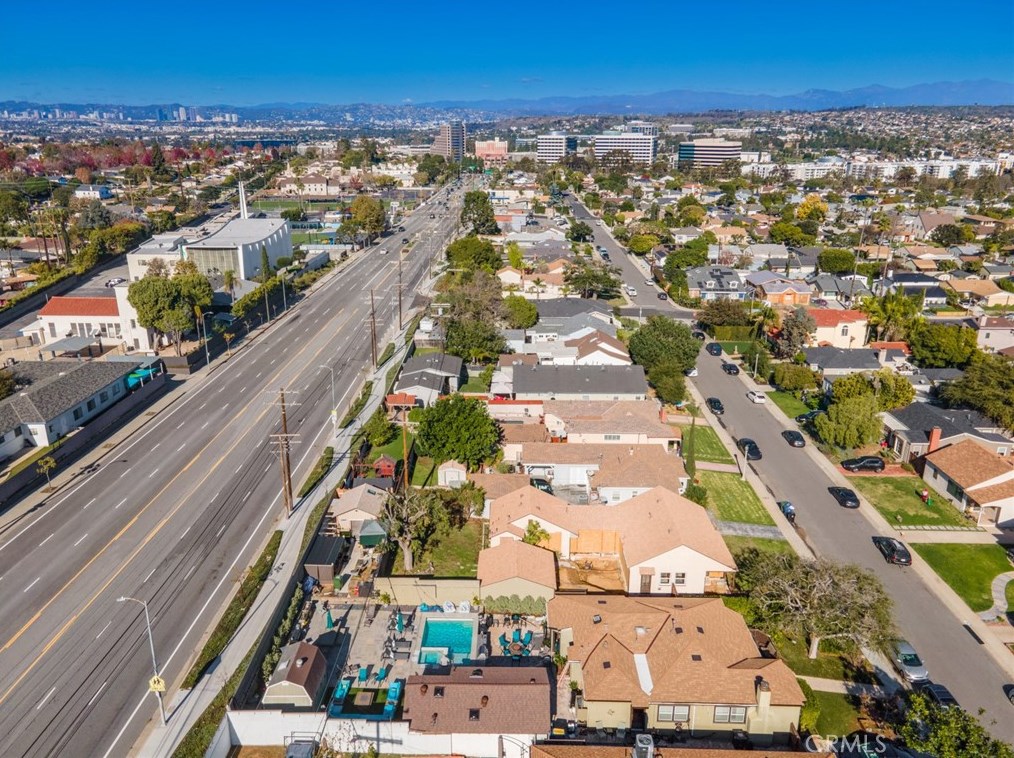 7833 Naylor Ave, Los Angeles CA  90045-3918 exterior