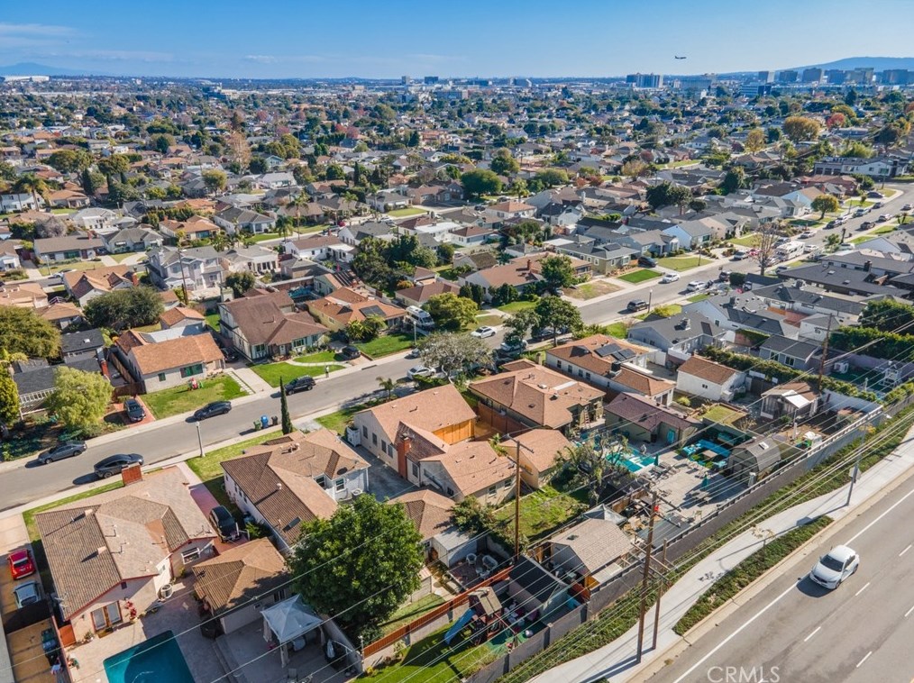 7833 Naylor Ave, Los Angeles CA  90045-3918 exterior