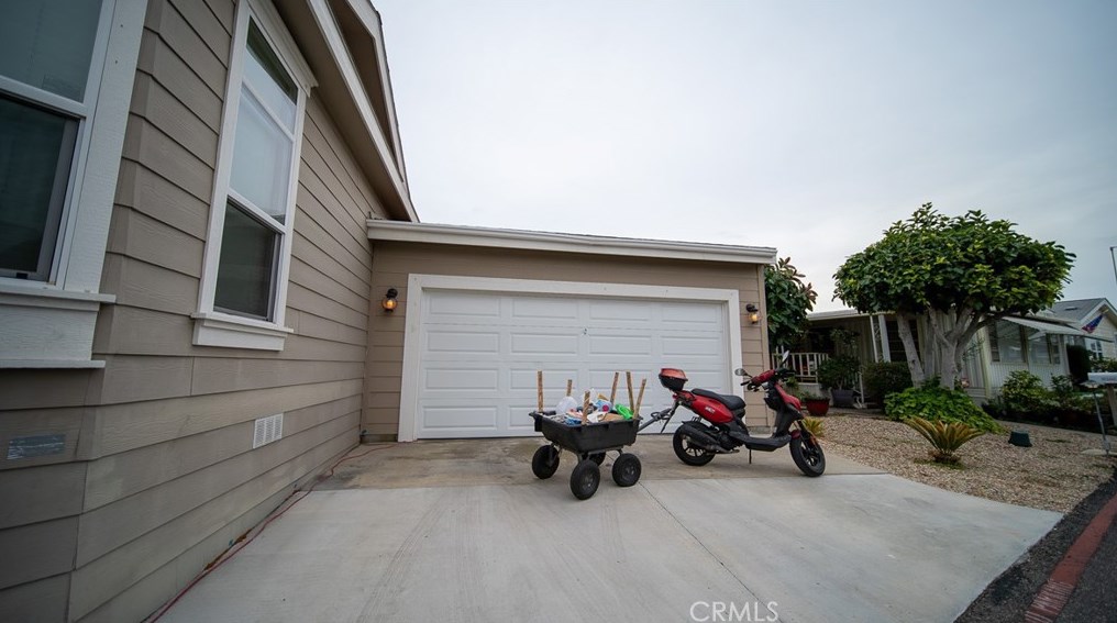 5 Ash Via, Anaheim CA  92801-1022 exterior