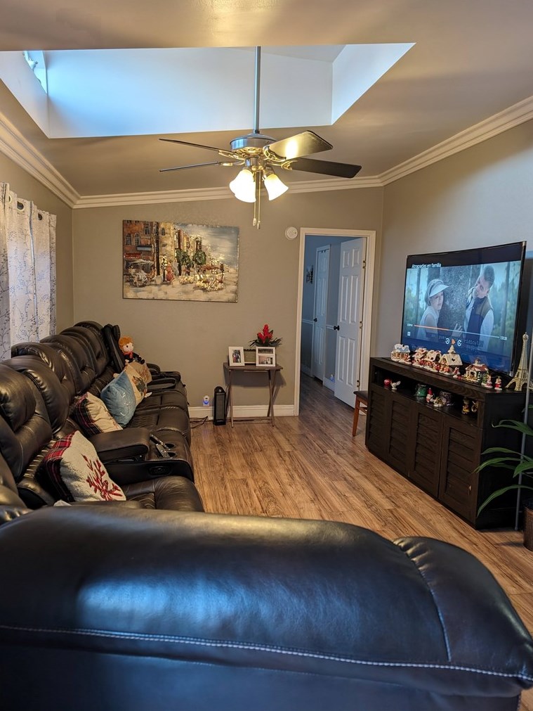 226 Green Dr, Santa Ana CA  92703-1720 exterior