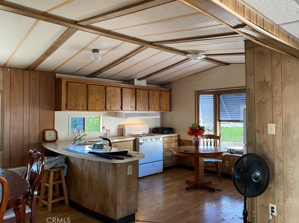 2 Spruce Via, Anaheim, CA 92801