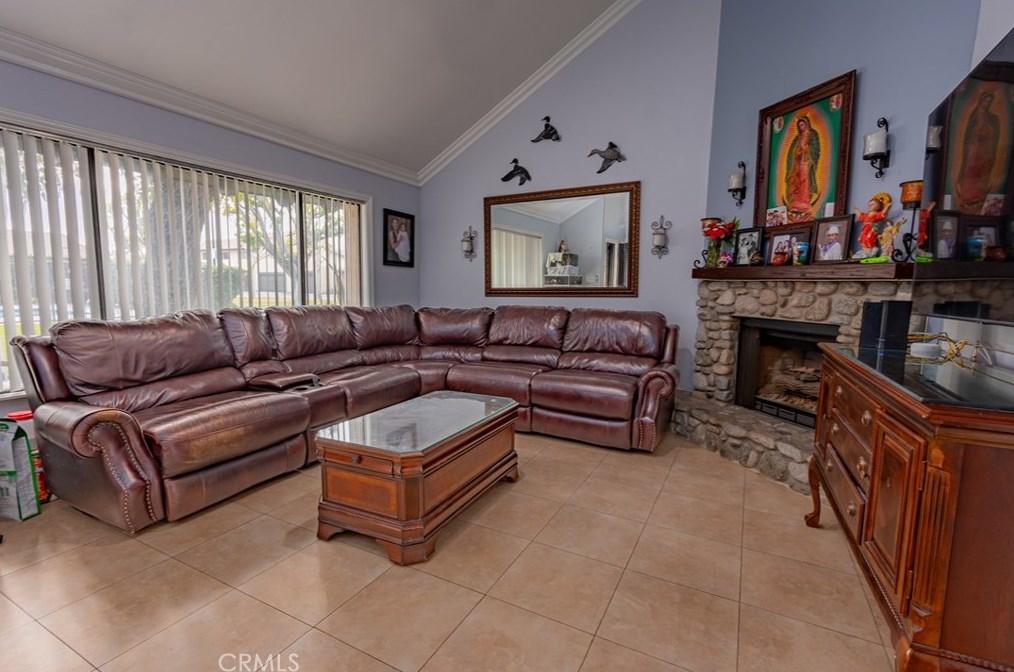 1803 Park Glen Cir, Santa Ana, CA 92706-2263