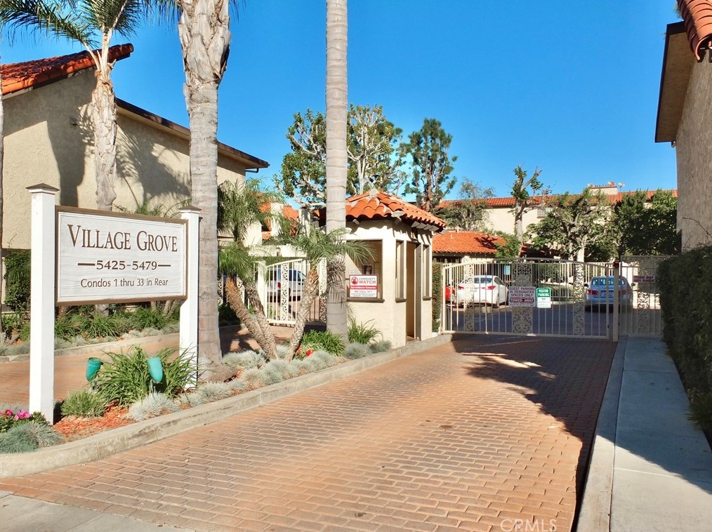5477 Centralia St, Long Beach, CA 90808-1457