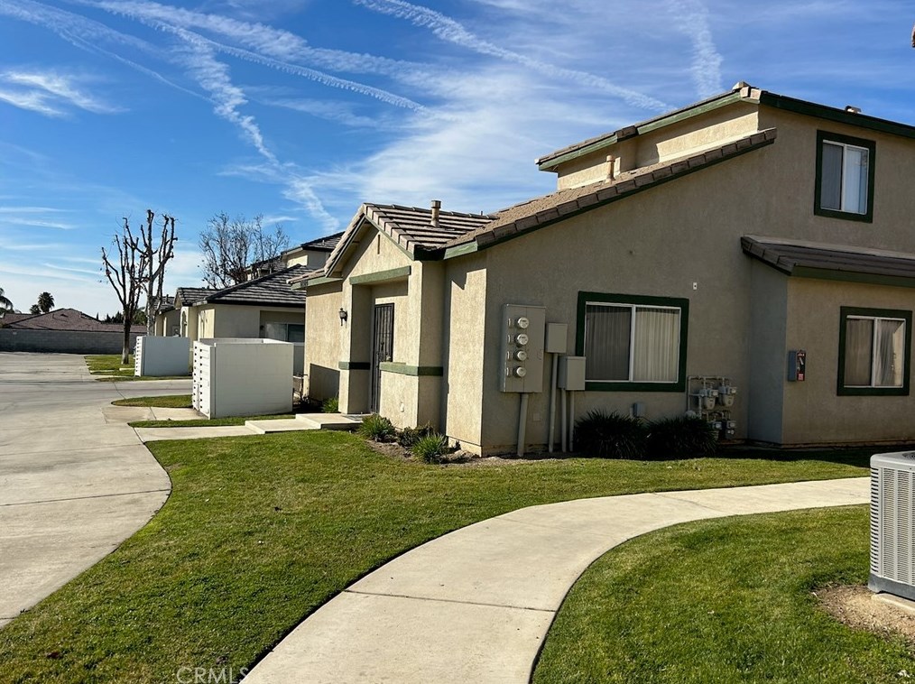 12906 Merlot Dr, Bakersfield, CA 93314