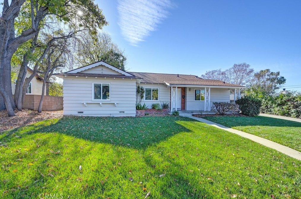 816 Reed Dr, Claremont, CA 91711