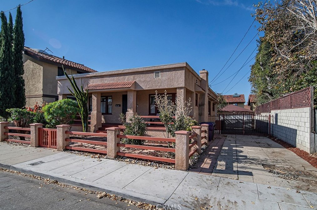 1379 Argonne Ave, Long Beach, CA 90804-3217