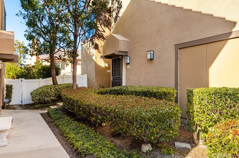 1014 S Country Glen Way, Anaheim, CA 92808