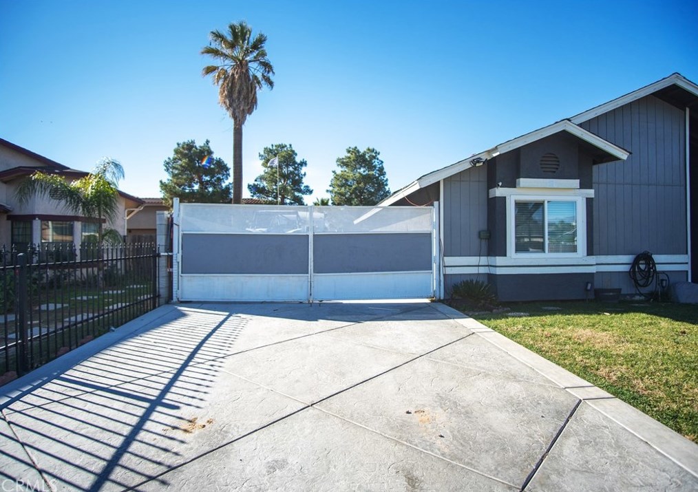 13961 Pheasant Knoll Ln, Moreno Valley, CA 92553-3880