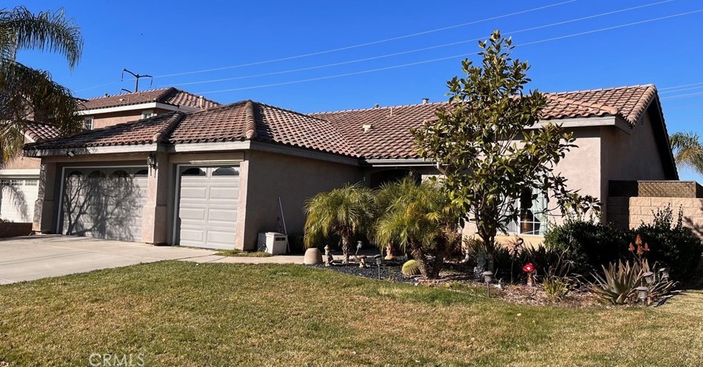 152 Goldenrod Ave, Perris, CA 92570