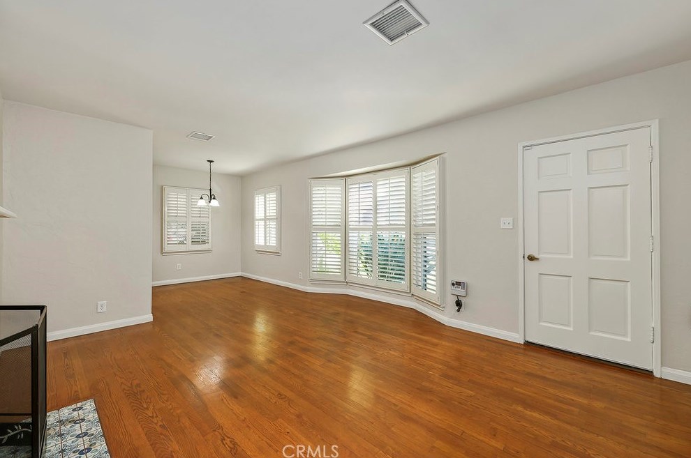 6395 Lemon Ave, Long Beach, CA 90805-2419