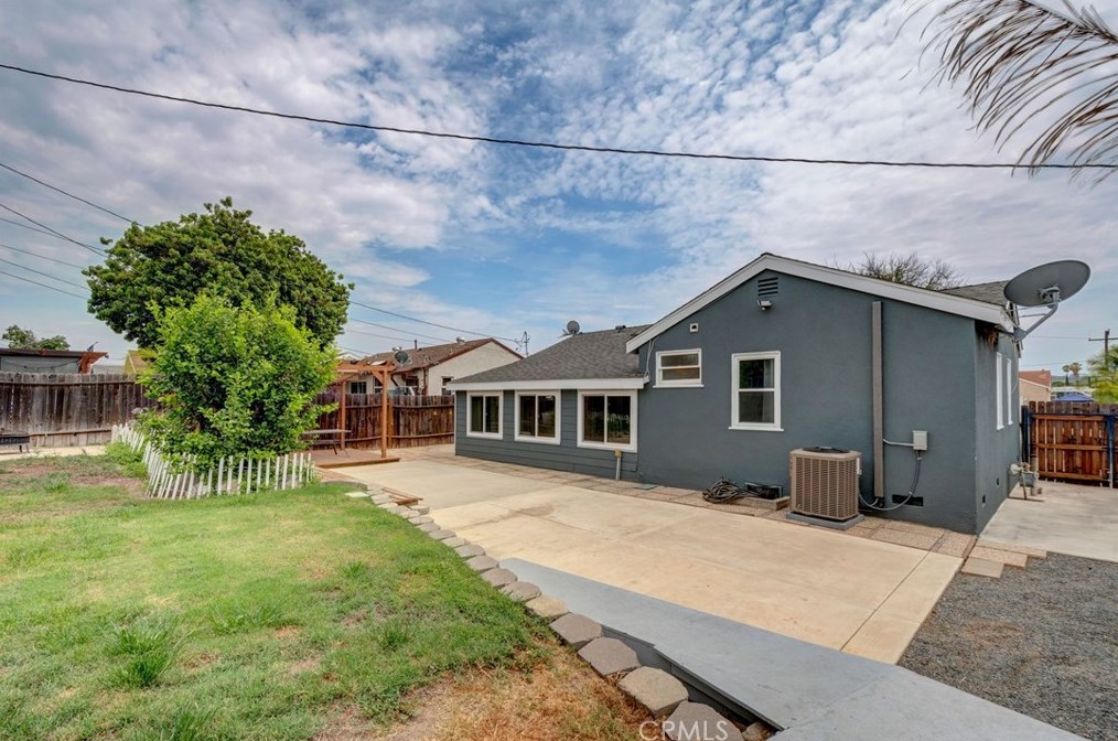 841 W Heather Ave, La Habra, CA 90631